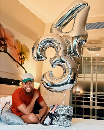 Balon din Folie Metalizata Figurina Cifra, Tema Aniversare 80 cm, Ambalaj Individual, Pai inclus, Umflare cu Aer sau Heliu,Cifra 3