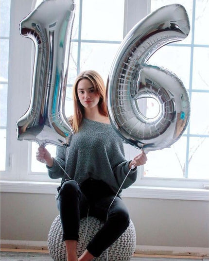 Balon din Folie Metalizata Figurina Cifra, Tema Aniversare 80 cm, Ambalaj Individual, Pai inclus, Umflare cu Aer sau Heliu,Cifra 6