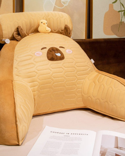 Perna Multifunctionala, Spatar pentru Pat, Protectie Lombara, Marime Medie,din Latex, Model Capybara cu Ratusca in Cap