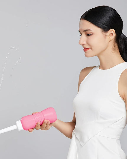 Bideu Portabil pentru Igiena Intima, pentru Postpartum/ Postoperator, 450 mL, cu Capac si Husa Galbena,Culoare Recipient