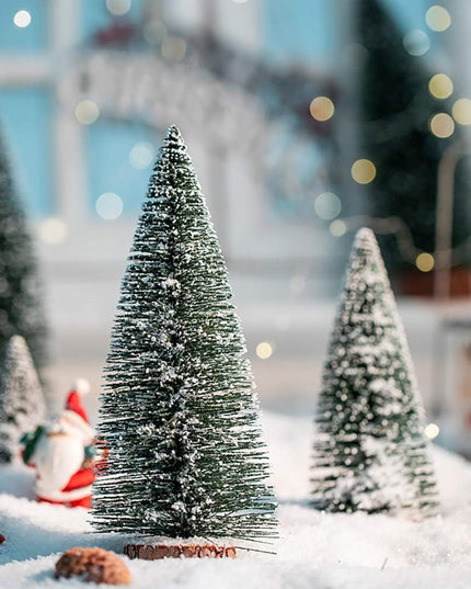 Brad artificial de craciun, ornament pentru masa, pe suport lemn, inaltime