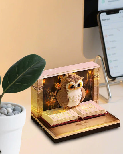 Calendar Interactiv 3D 2026, Calendar de Sculptura cu Luminite LED, Bufnita Magic World, pentru Copii, Calendar de Birou Ornamentat, 9 x 9 x 6.8 cm