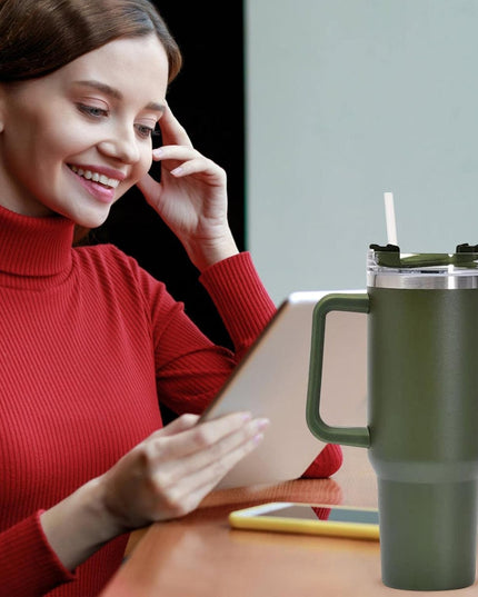 Cana Termos din Plastic, pentru Bauturi Calde si Reci, cu Maner