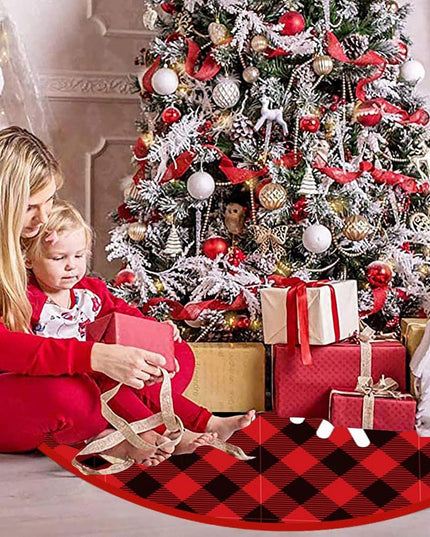 Covoras pentru Bradul de Craciun, din Tesatura Pufoasa, cu Fundite de Prindere, Model Fulg de Nea, Carouri