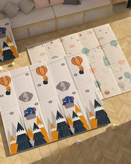 Covoras pentru Copii, cu 2 Fete, Model Padure/Elefanti, din XPE+PE, Impermeabil, Antiderapant, Protectie Termica, +3 Luni, Pliabil