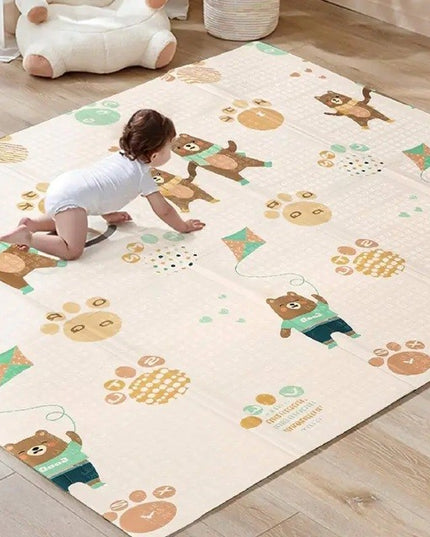 Covoras pentru Copii, cu 2 Fete, Model Zmeu/Ursi, din XPE+PE, Impermeabil, Antiderapant, Protectie Termica, +3 Luni, Pliabil