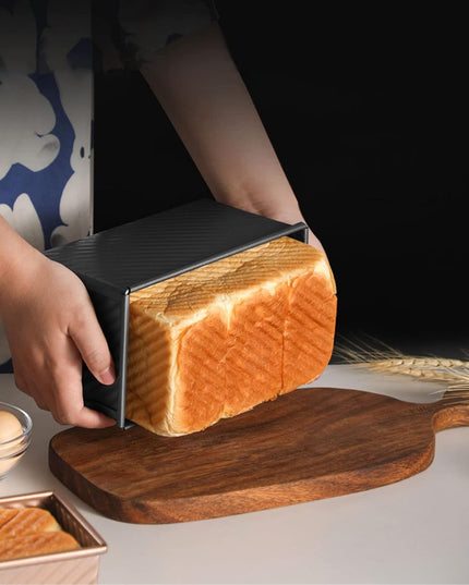 Tava pentru Paine, din Otel Carbon, 450 g, cu Capac, Antiaderenta