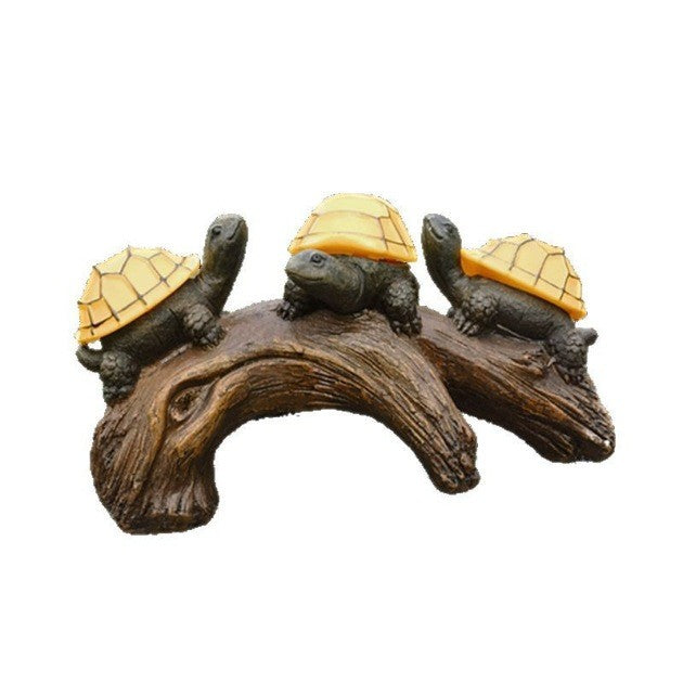 Decoratiune Ornament pentru Gradina, Decoratiune pentru Gradina, Model 3 Broscute Testoase Asezate pe Bustean, Lumini LED