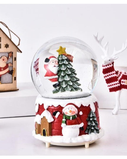 Decoratiune glob cu zapada Mos Craciun in brad, diametru 6.5 cm