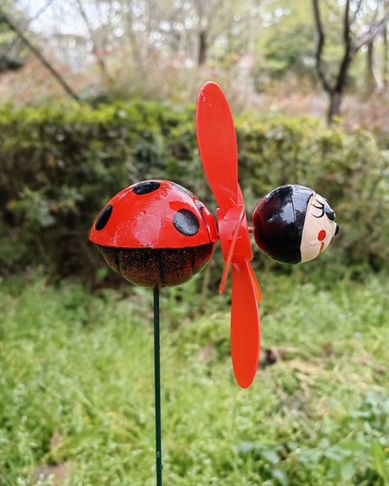 4 Figurine, Decoratiuni de Gradina, Tip Morisca de Vant, Model Insecte