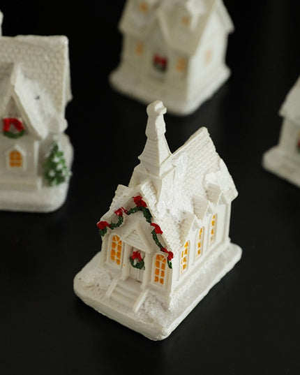 Decoratiune Ornament de Craciun, Biserica de Craciun din Rasina, Model Biserica Mica Iluminata din Interior