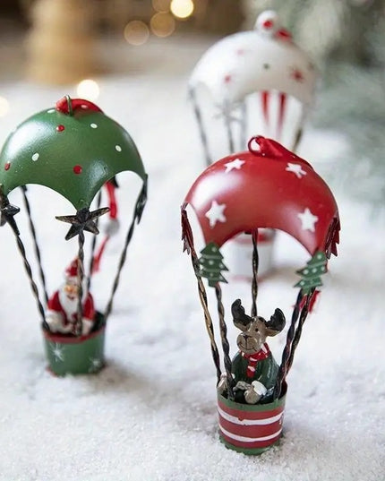 Figurina pentru Brad de Craciun, Model Ren in Balon cu Aer Cald, Ornament pentru Brad, din Metal