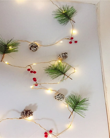 Instalatie Craciun cu baterii, 2 metri, 20 LED-uri tip ace si conuri de pin simple