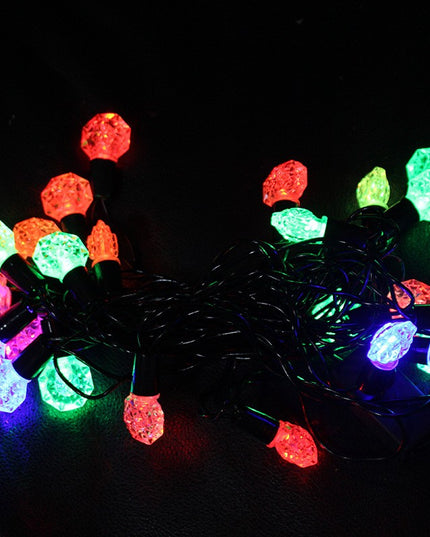 Instalatie de Craciun Liniara RGRB Yoto,din care Prelungitor 220V, 40 LED, Model Anise, Utilizare Interior/Exterior, Interconectabila, Fir