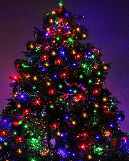 Instalatie de Craciun liniara Yoto,din care cablu priza 220V, 200 LED, 8 jocuri de lumini, beculet in 6 colturi, pentru interior, controler, fir