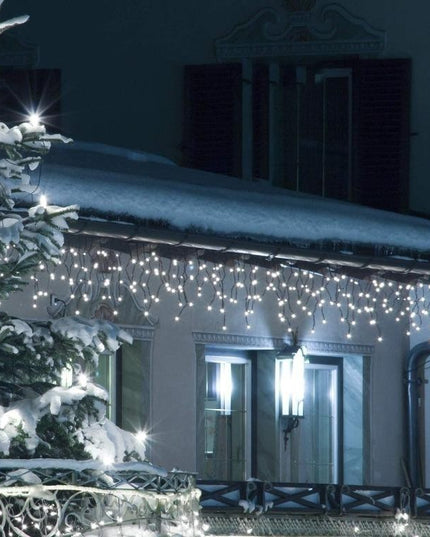Instalatie Solara Craciun Turturi, IP44, 5 m, 143 Led-uri, Perdea Franjurata,8 jocuri de lumini, cu Telecomanda, 31V, 500 mAh, Acumulator de 2400 mAh, Exterior, Prelungitor 5 m inclus, Fir