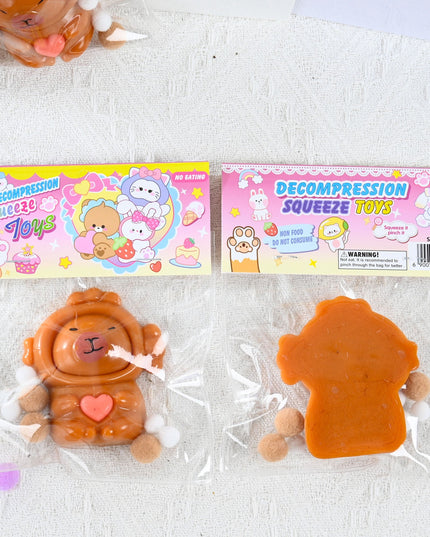 Jucarie Antistres Squishy, cu Revenire Lenta, Model Capybara cu Inima, 7.5cmx6.5 cm, din TPR, Ambalaj