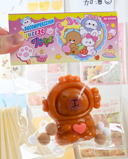 Jucarie Antistres Squishy, cu Revenire Lenta, Model Capybara cu Inima, 7.5cmx6.5 cm, din TPR, Ambalaj