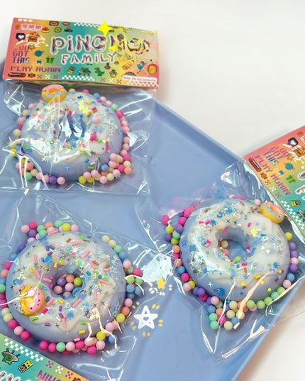 Jucarie Antistres Squishy, cu Revenire Lenta, Squeeze Pinch Family, Model Gogoasa, 6x6 cm, 99g, Ambalaj