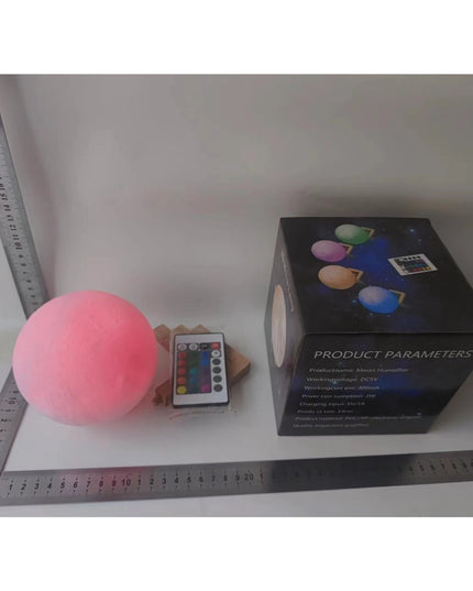 Lampa de veghe in forma de luna cu stele 3D Moon Light, Acumulator integrat, alimentare USB, stand din plastic inclus,16 culori