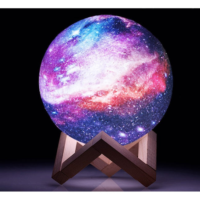 Lampa de veghe in forma de luna cu stele 3D Moon Light, alimentare baterii, stand din lemn inclus,