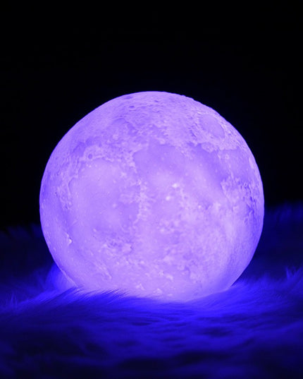 Lampa de veghe luna 3D Moon Light,lumina multicolora cu LED, 7 culori, schimbare culoare prin atingere, alimentare baterii, fara acumulator, stand din plastic inclus,
