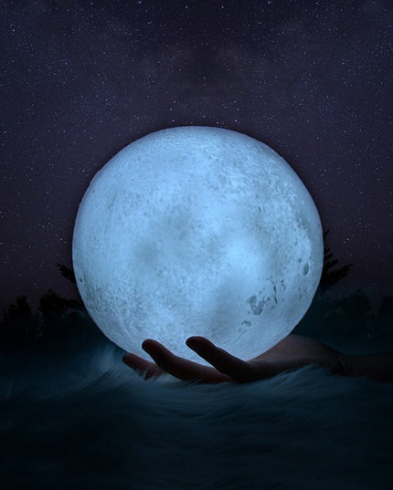 Lampa de veghe luna 3D Moon Light,lumina multicolora cu LED, 7 culori, schimbare culoare prin atingere, alimentare baterii, fara acumulator, stand din plastic inclus,