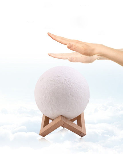 Lampa de veghe luna 3D Moon Light,lumina multicolora cu LED, 7 culori, schimbare culoare prin atingere, alimentare baterii, fara acumulator, stand din plastic inclus,