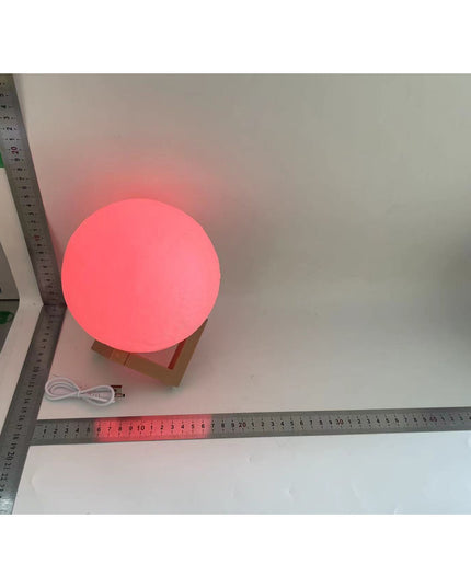 Lampa de veghe luna 3D Moon Light,lumina multicolora cu LED, 7 culori, schimbare culoare prin atingere, alimentare baterii, fara acumulator, stand din plastic inclus,