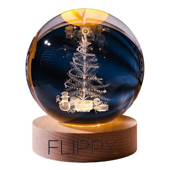 Lampa LED Decorativa, cu Bila de Cristal cu Diametru , Model Brad de Craciun 3D, Alimentare USB, Suport din Lemn, Lumina