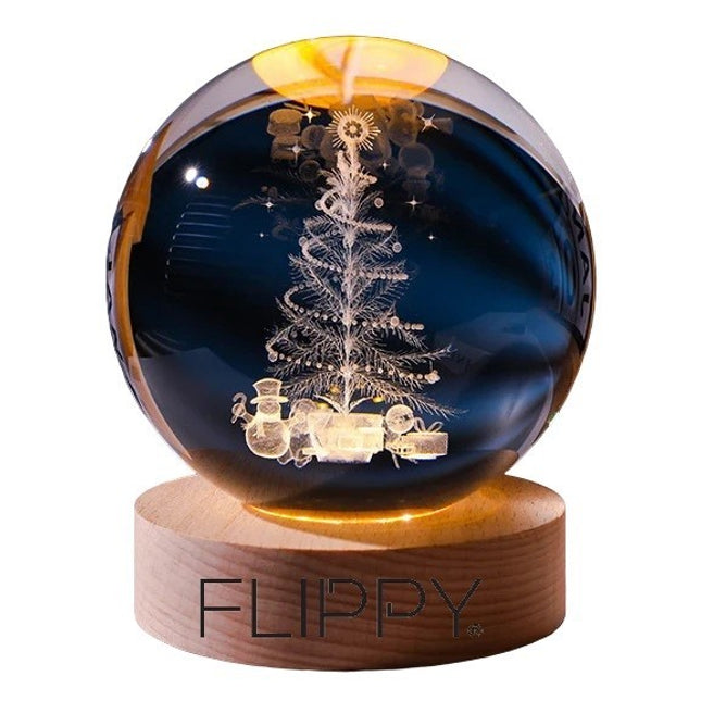 Lampa LED Decorativa, cu Bila de Cristal cu Diametru , Model Brad de Craciun 3D, Alimentare USB, Suport din Lemn, Lumina