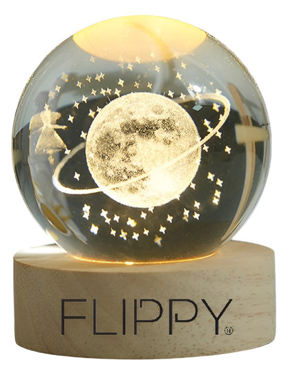 Lampa LED Decorativa, cu Bila de Cristal cu Diametru , Model Cer Instelat 3D, Alimentare USB, Suport din Lemn, Lumina