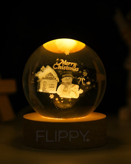 Lampa LED Decorativa, cu Bila de Cristal cu Diametru , Model Merry Christmas 3D, Alimentare USB, Suport din Lemn, Lumina