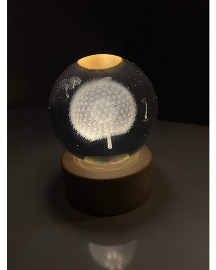 Lampa LED Decorativa, cu Bila de Cristal cu Diametru , Model Papadie 3D, Alimentare USB, Suport din Lemn, Lumina