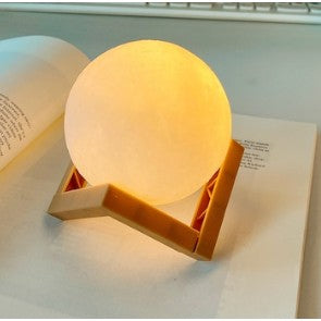 Lampa de veghe in forma de luna 3D Moon Light Rece, alimentare baterii, stand plastic inclus, 8 cm