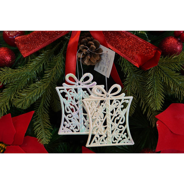 Ornament brad de Craciun, Perlat, in forma de Cadou, x , Plastic