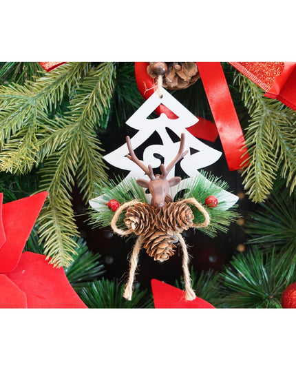Ornament de brad cerb cu pom de craciun