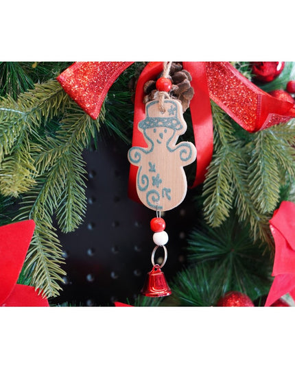 Ornament de brad om de zapada