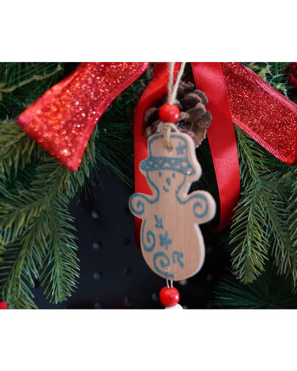 Ornament de brad om de zapada