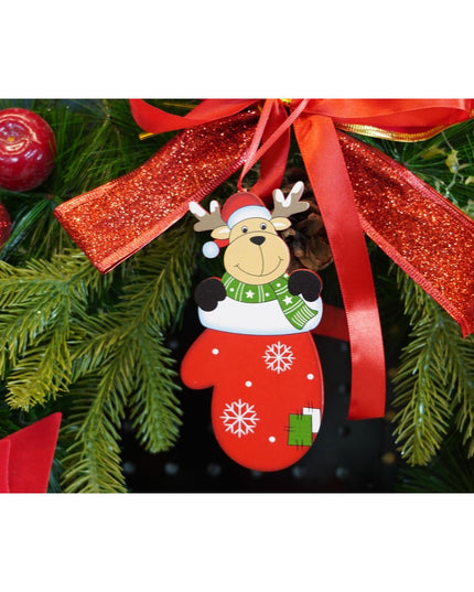 Ornament de brad ren in manusa