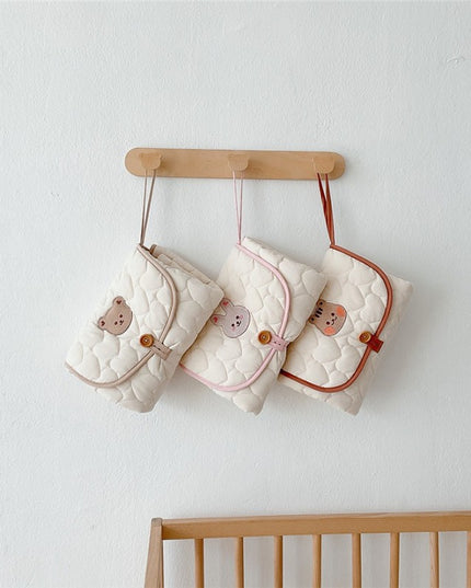 Patura Multifunctionala, pentru Schimbat Scutec, Impermeabila, din Bumbac,Portabila, Model Iepuras