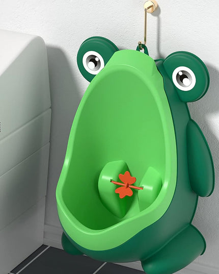 Pisoar pentru Baieti, 0-8 Ani, in Forma de Broasca, Perie Inclusa, Montare pe Perete, Carlig Autoadeziv Inclus
