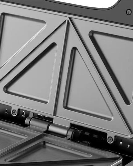 Sandwich Maker , cu forme de triunghi si patrat, Cablu , Material Interior Antiaderent, Inoxidabil, Maner Izolat Termic, 750W, 220 V
