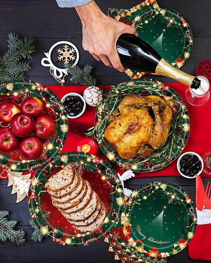 16 Farfurii de Unica Folosinta, Model Brad de Craciun Merry Christmas, Tematica Craciun