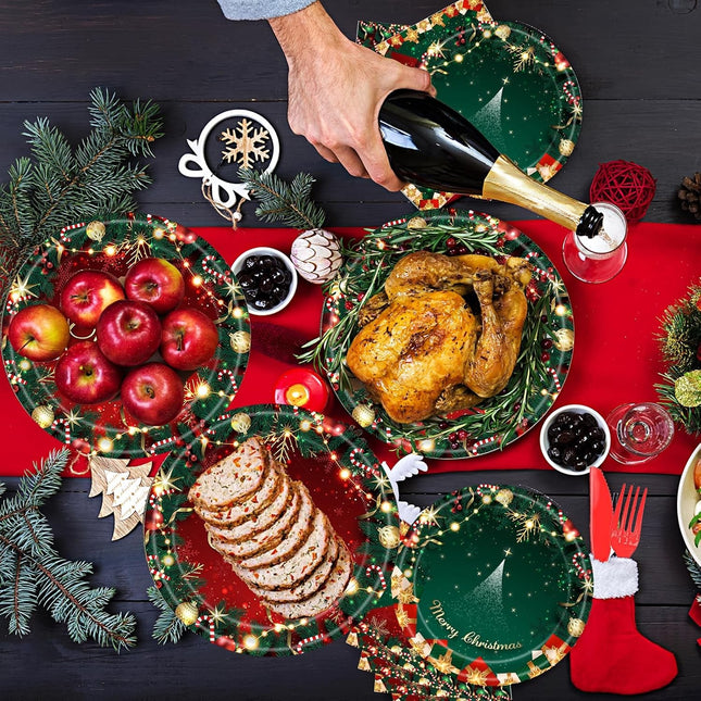 16 Farfurii de Unica Folosinta, Model Brad de Craciun Merry Christmas, Tematica Craciun