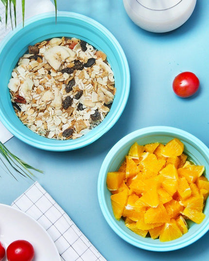 2 caserole rotunde pliabile din silicon, rezistenta la temperaturi ridicate, usor de depozitat si curatat, 500 si 800 ml, utilizare in cuptorul cu microunde, albastra