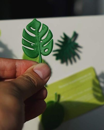 4 Magneti de Frigider, Model Frunze, din ABS si Magnet