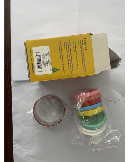 6 stampile pentru prajituri tematica de Craciun, din silicon alimentar non-toxic, taietor aluat inclus,maner din plastic, compact, usor de depozitat