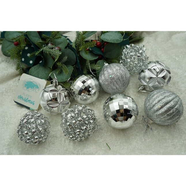 de 12 ornamente de brad, de tip Glob