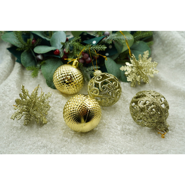 de 12 ornamente de brad, de tip Glob